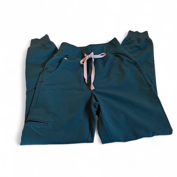 Figs Women's scrub Pants with Pink Drawstring - Picture 5 of 6